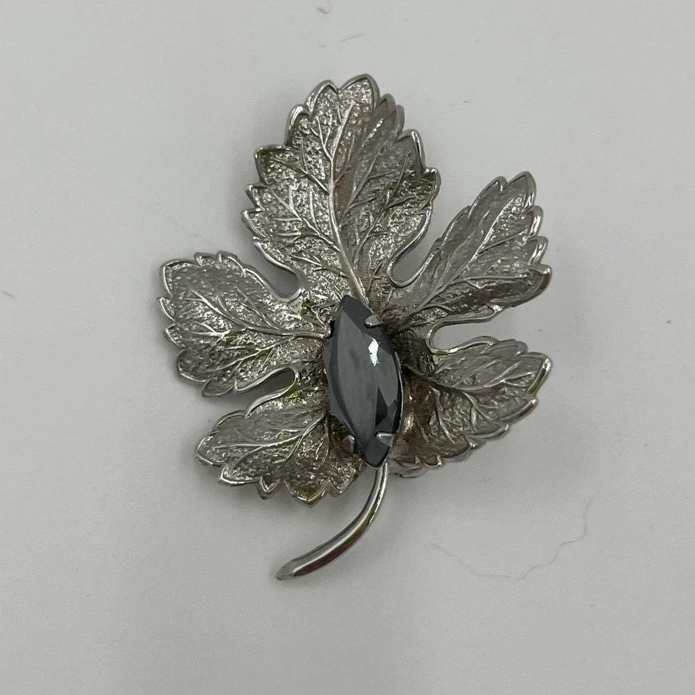 Vintage Silver Tone Leaf‎ Brooch Marquise Hematite Rhinestone Botanical Pin